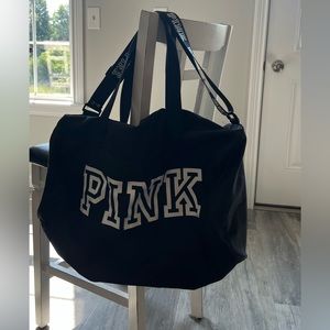 Pink duffel/gym bag